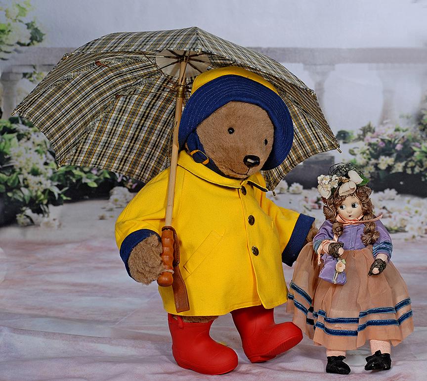 R.  JOHN WRIGHT “RAINY DAY” PADDINGTON BEAR (1 of 2)