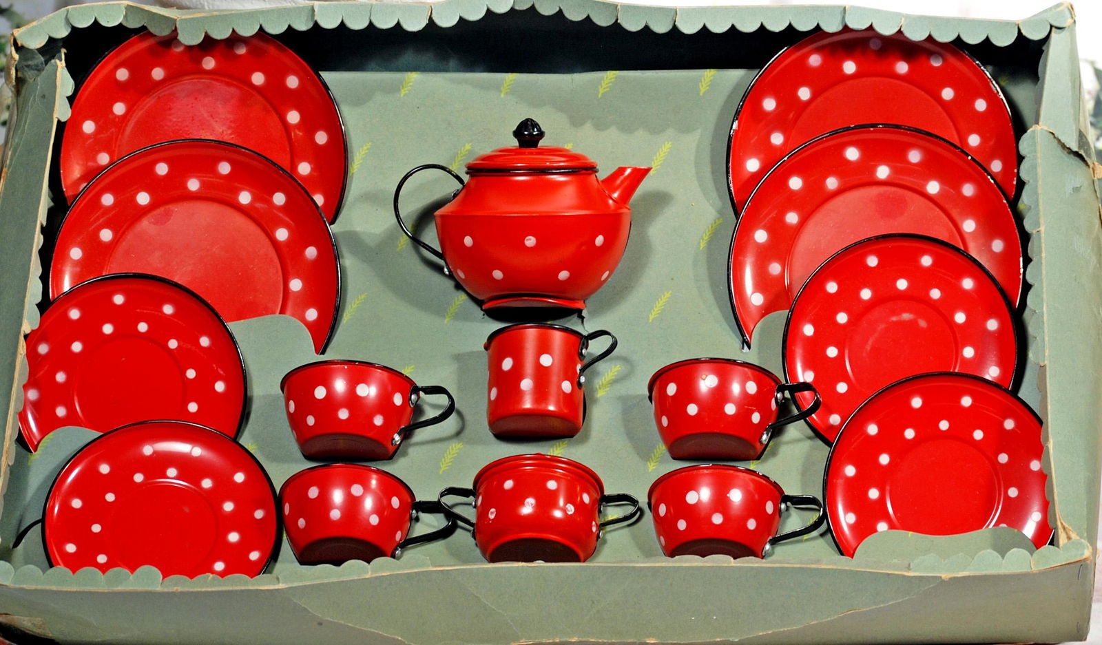 TIN TOY POLKA DOT TEA SET IN ORIGINAL BOX (1 of 1)