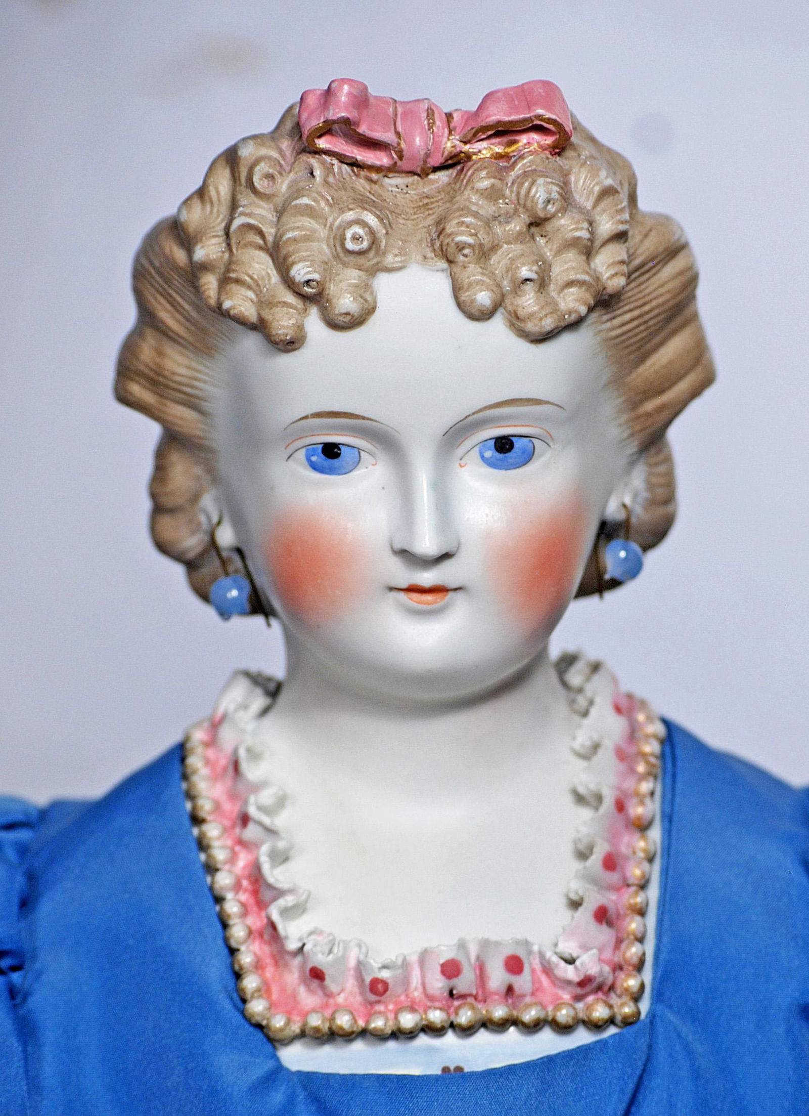 GERMAN BISQUE PARIAN LADY WITH FANCY HAIR AND SCULPTED (1 of 3)