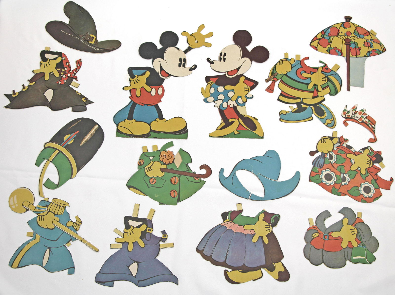 1940s DISNEY MICKEY AND MINNIE PAPER DOLLS (1 of 1)