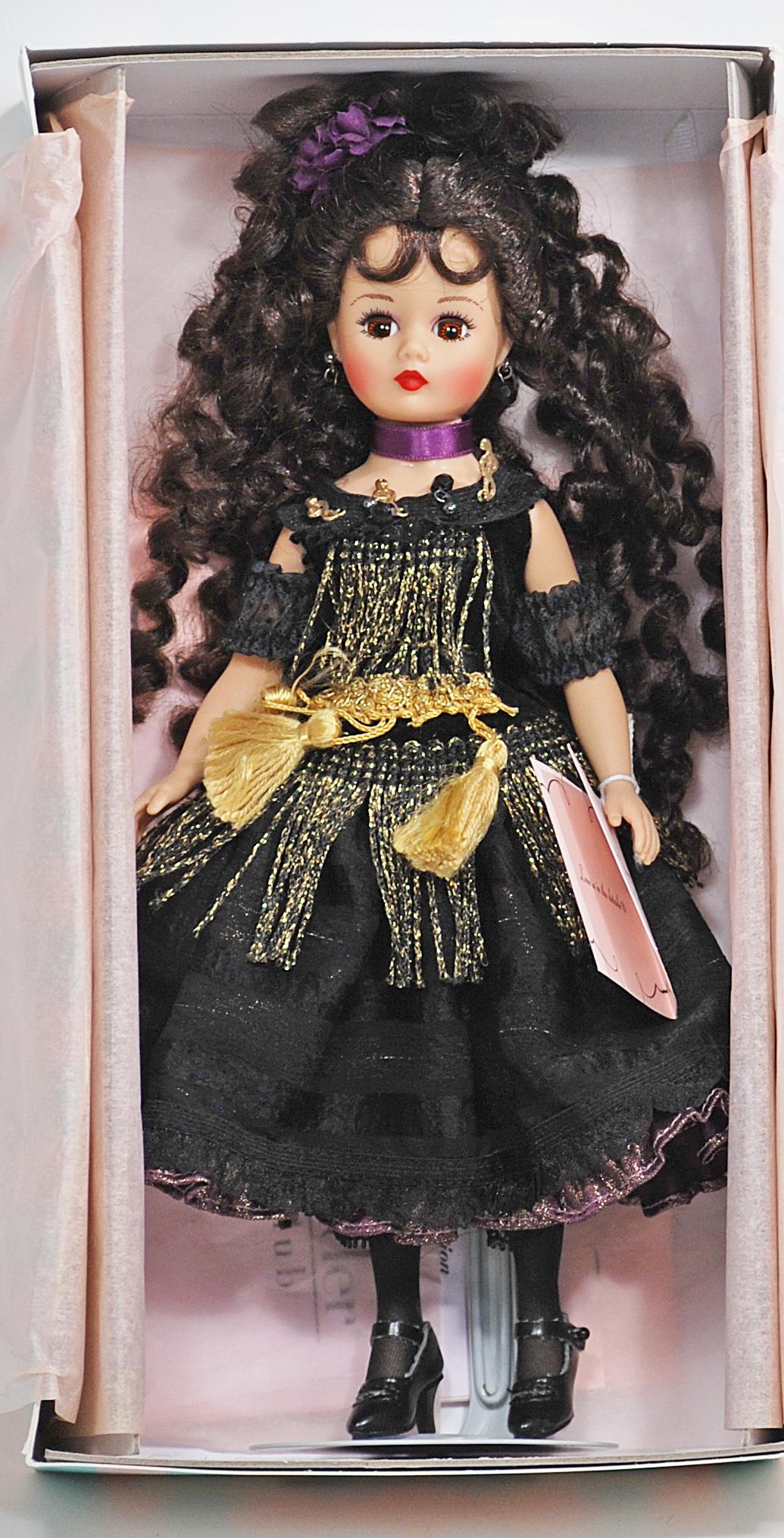 MADAME ALEXANDER PRINCESS RAJA CISSETTE – MADC 2010: MADAME ALEXANDER PRINCESS RAJA CISSETTE – MADC 2010 CISSETTE DINNER. 10”. Brunette Cissette with special hair style and black dress with lavish gold thread trim, tags, and certificate. Mint-in-box