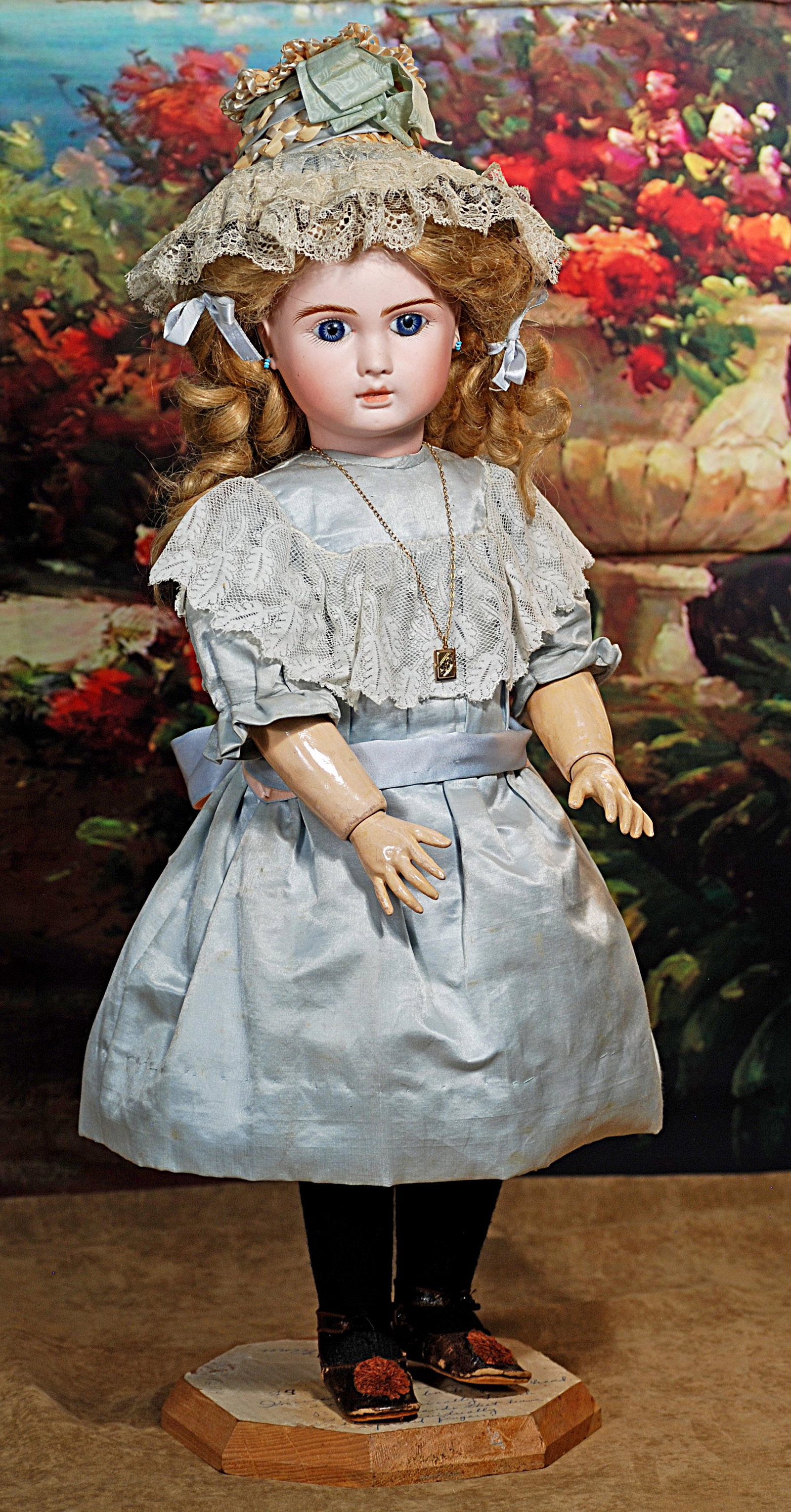 BEAUTIFUL FRENCH BISQUE BEBE BY STEINER (1 of 2)