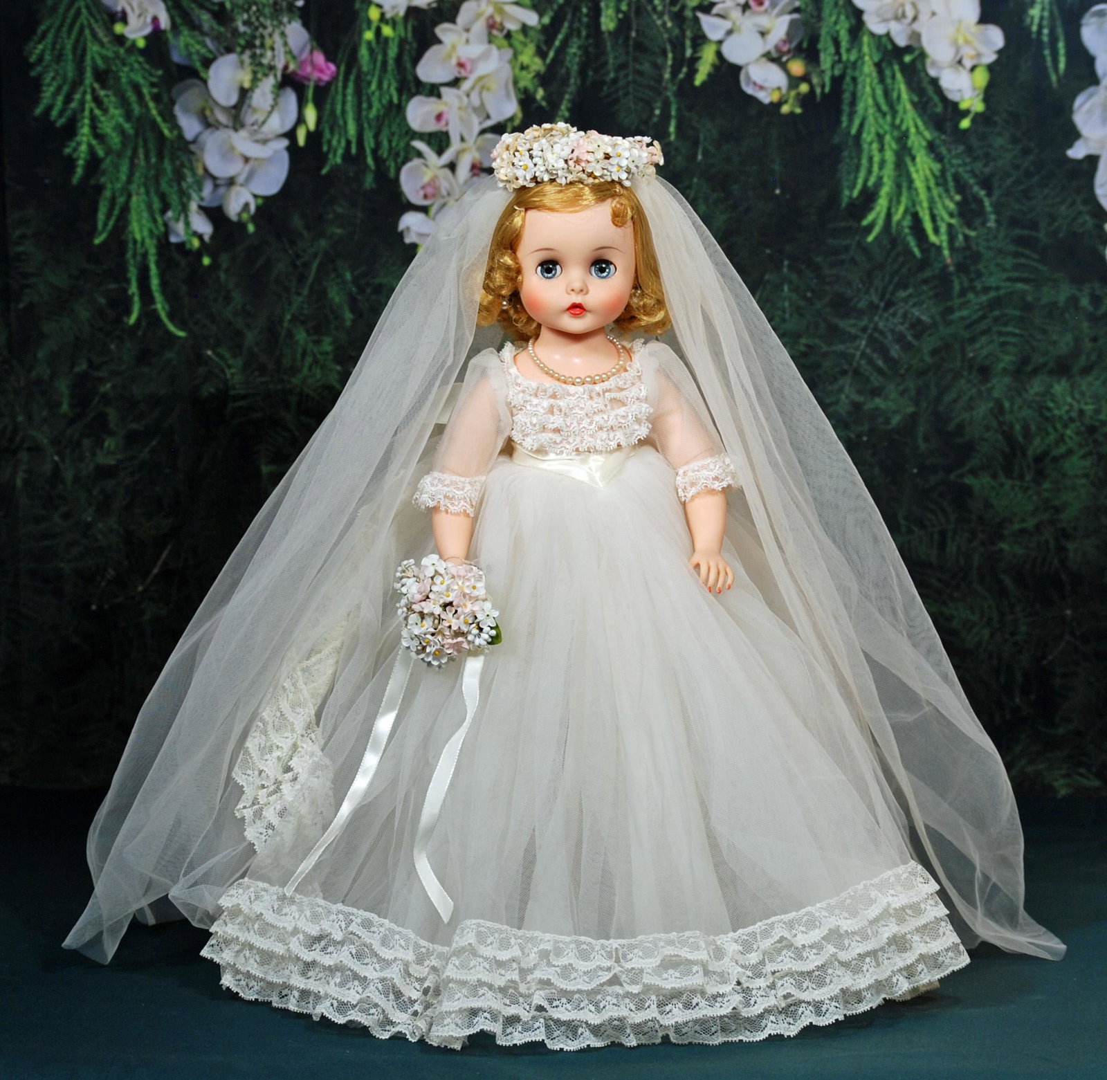 ALEXANDER ELISE BRIDE IN TULLE AND LACE GOWN (1 of 1)