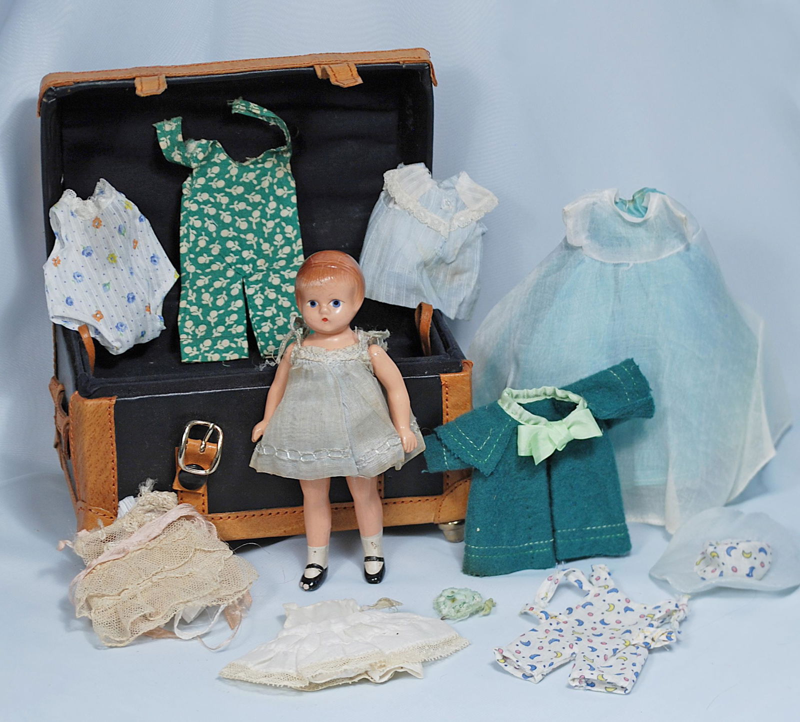 EFFANBEE COMPOSITION "WEE PATSY" WITH TRUNK AND (1 of 1)