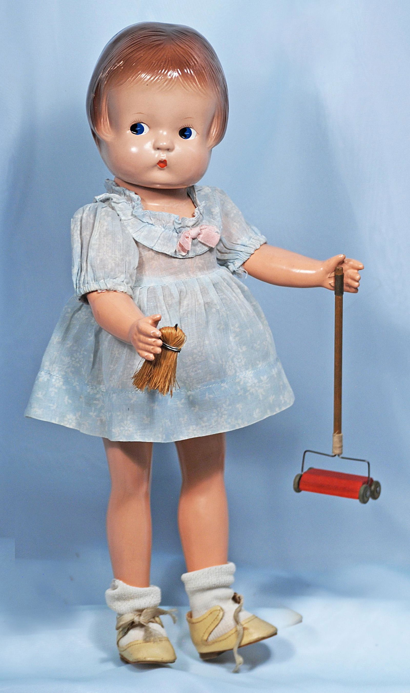 EFFANBEE COMPOSITION PATRICIA WITH MAGIC HANDS (1 of 1)