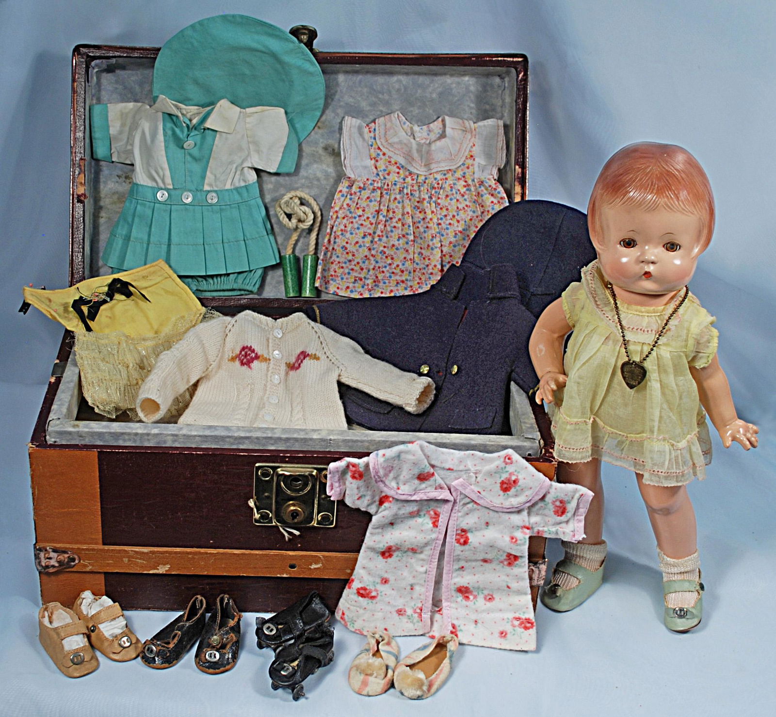 EFFANBEE PATSY WITH SLEEP EYES, TRUNK AND WARDROBE (1 of 3)