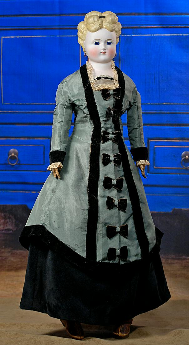 34.  ELEGANT GERMAN BISQUE PARIAN LADY WITH GLASS EYES (1 of 2)