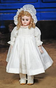 Beautiful German Bisque Closed Mouth Doll by Simon and Halbig 1100/1600  Auctions Online, Proxibid