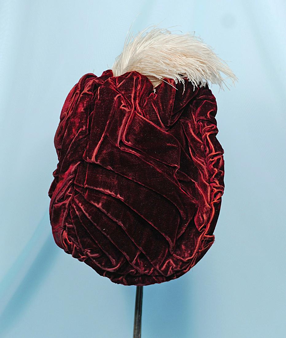 194.  MAROON VELVET DOLL BONNET.  Wire-framed rich (1 of 1)
