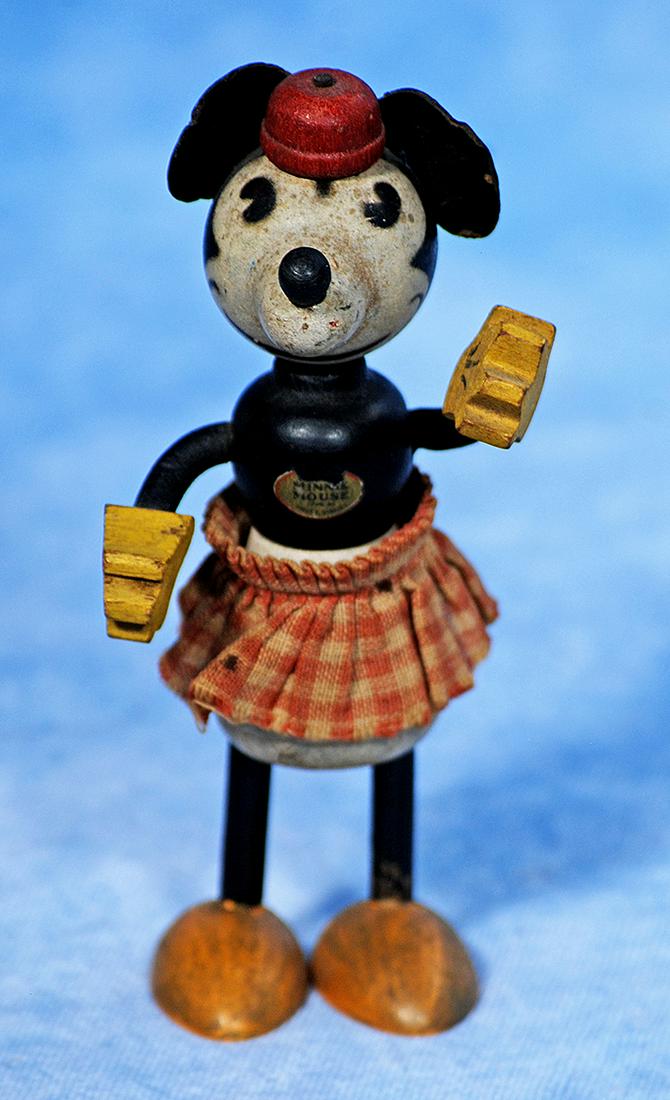 212.  1930s MINNIE MOUSE DOLL BY GEORGE BORGFELDT. (1 of 1)