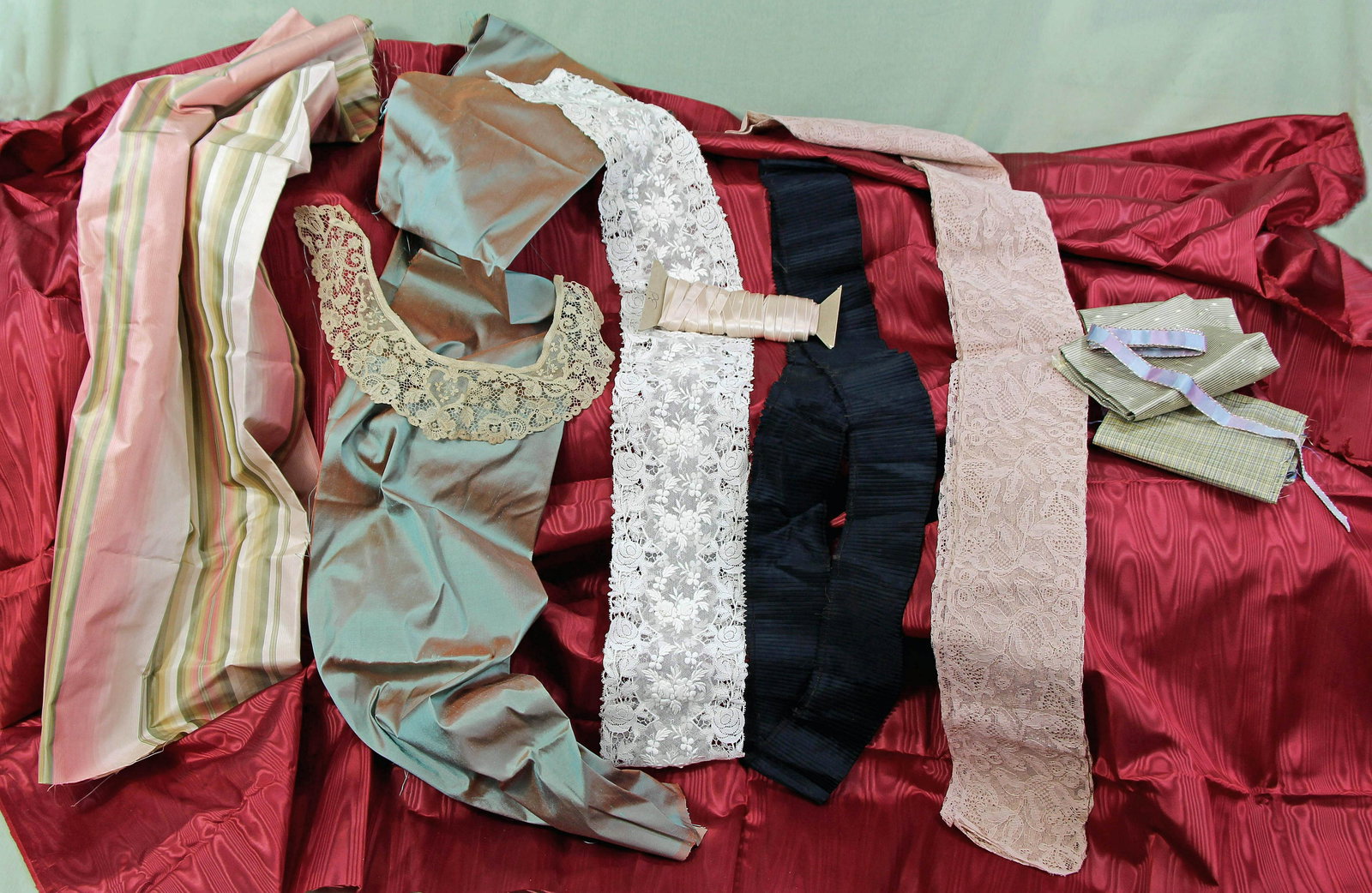 276.  BEAUTIFUL ANTIQUE SILK, TAFFETA, PLUS LACE AND (1 of 1)