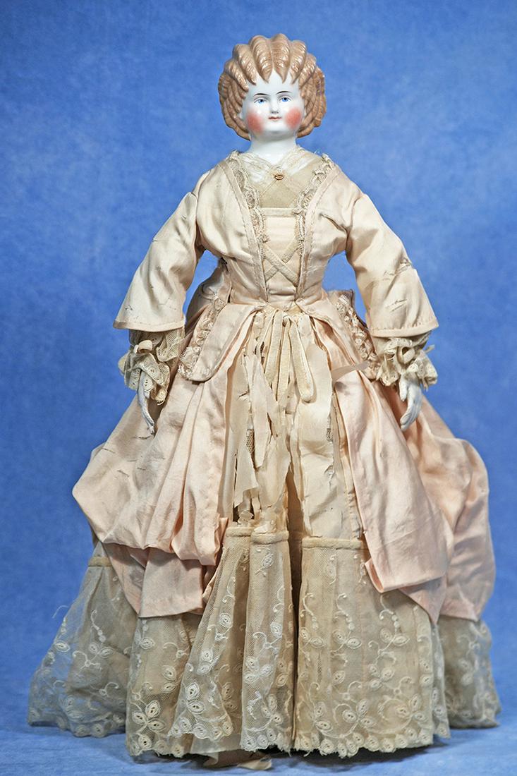 GERMAN BISQUE LADY WITH CAFÉ AU LAIT, SPILL-CURL COIFFURE (1 of 2)