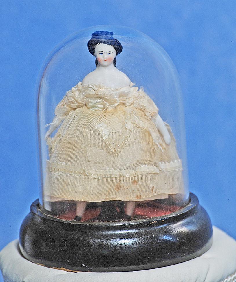 PORCELAIN CHINA DOLL HOUSE LADY WITH RARE COIFFURE (1 of 2)