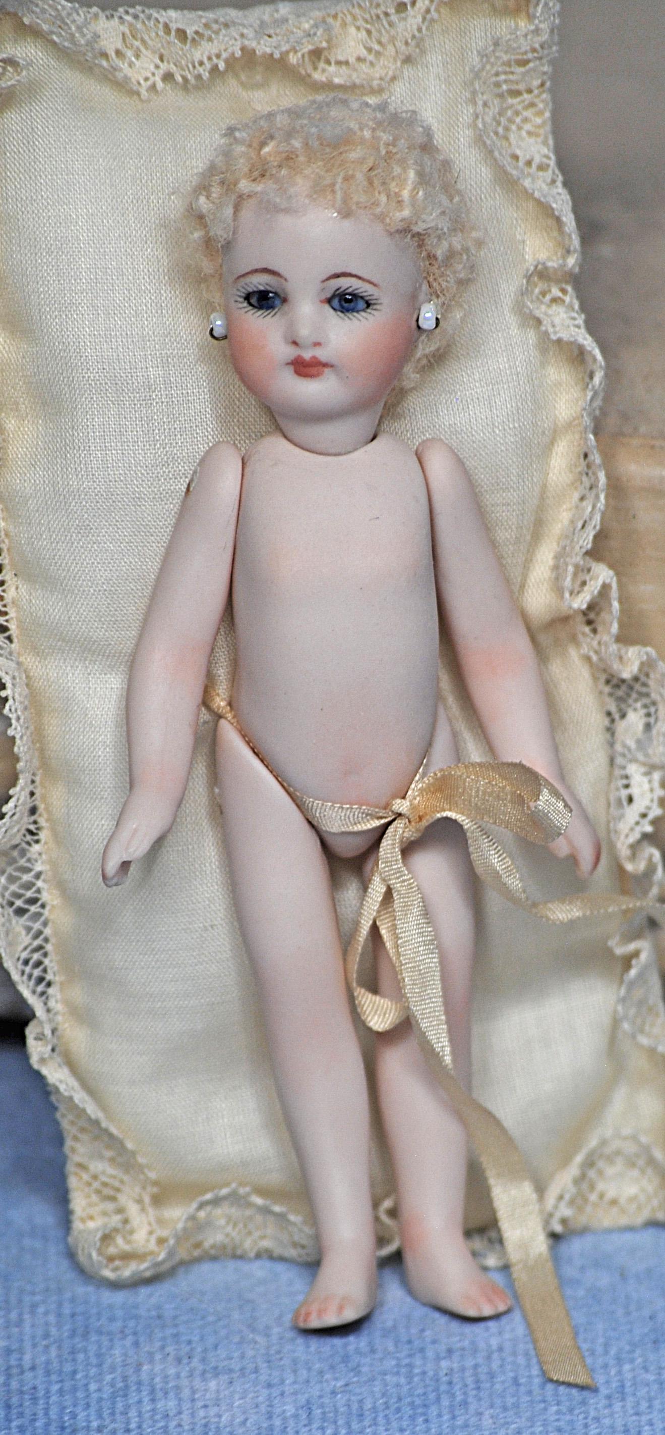 MINIATURE BISQUE MIGNONETTE BY CATHY HANSEN (1 of 1)