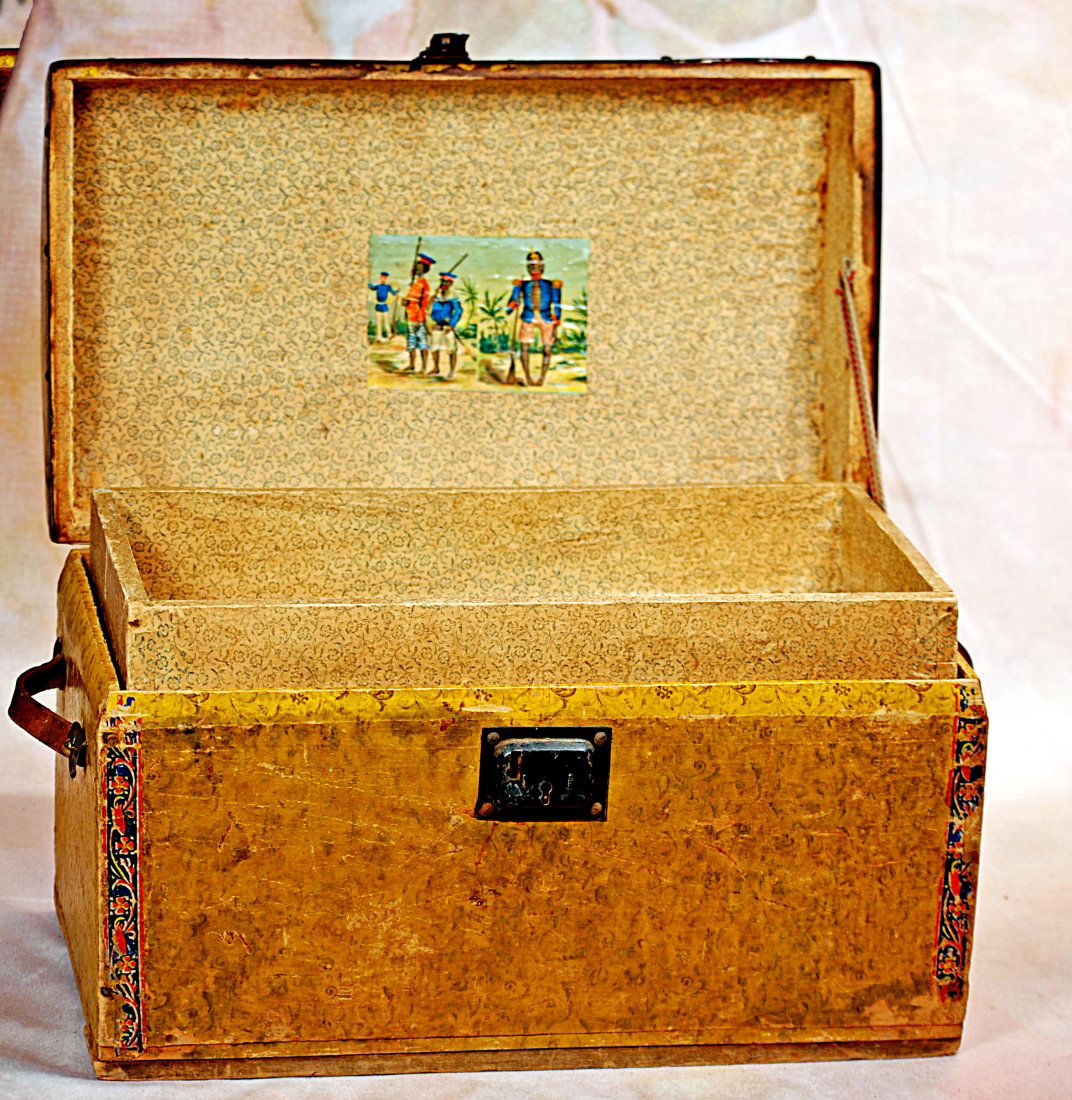 NICE ANTIQUE DOLL TRUNK (0139A) on Jul 25, 2022 Frasher's Doll