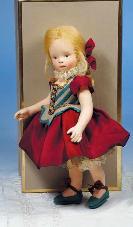 R. JOHN WRIGHT "MUSETTE CANDY CONTAINER" EXCLUSIIV: 12". All-felt, fully-jointed, handpainted features, blue eyes, closed mouth, blonde mohair wig, felt and silk costume, felt shoes with silk bows. Comes apart at the waist to reveal a silk-lined candy