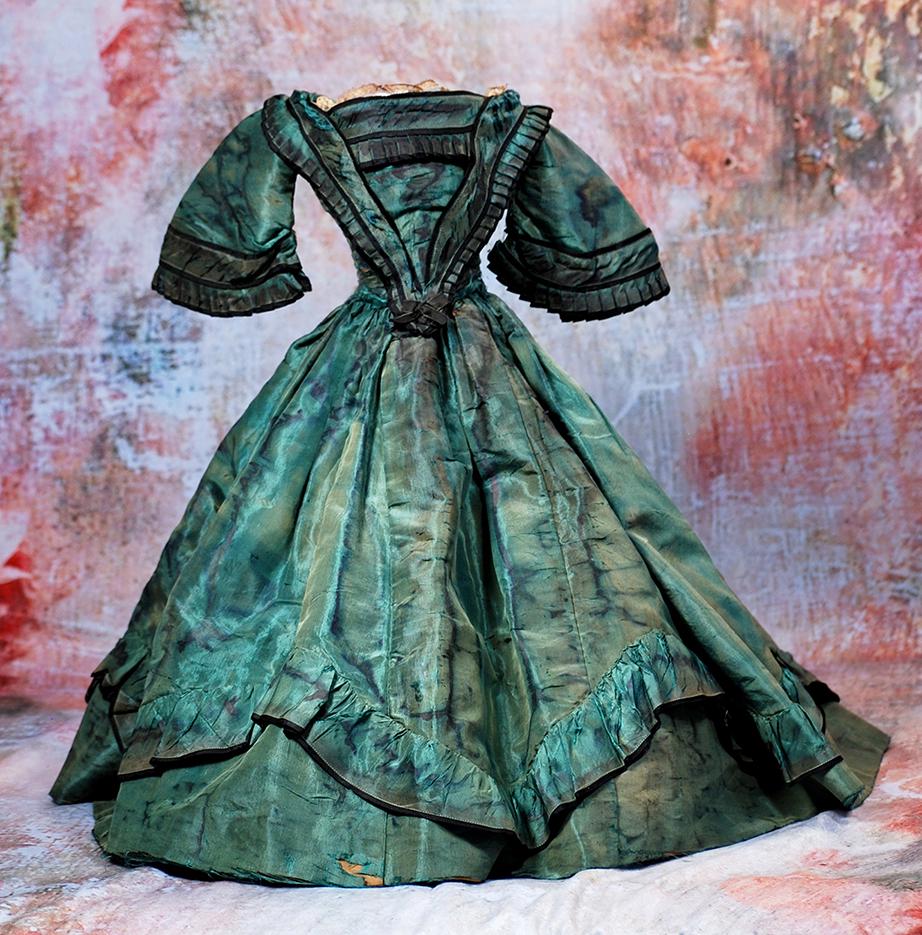 ANTIQUE GREEN WATERCOLOR SILK FASHION GOWN (1 of 1)