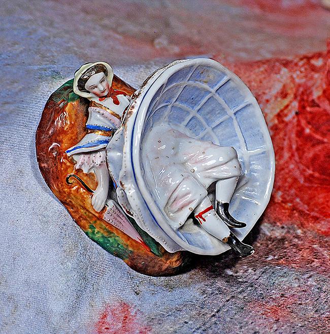 GERMAN PORCELAIN PIN DISH (1 of 1)