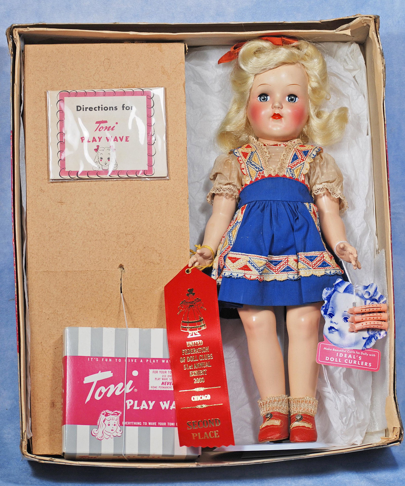 IDEAL PLATINUM BLONDE TONI IN ORIGINAL BOX WITH PLAY WAVE KIT (1 of 1)