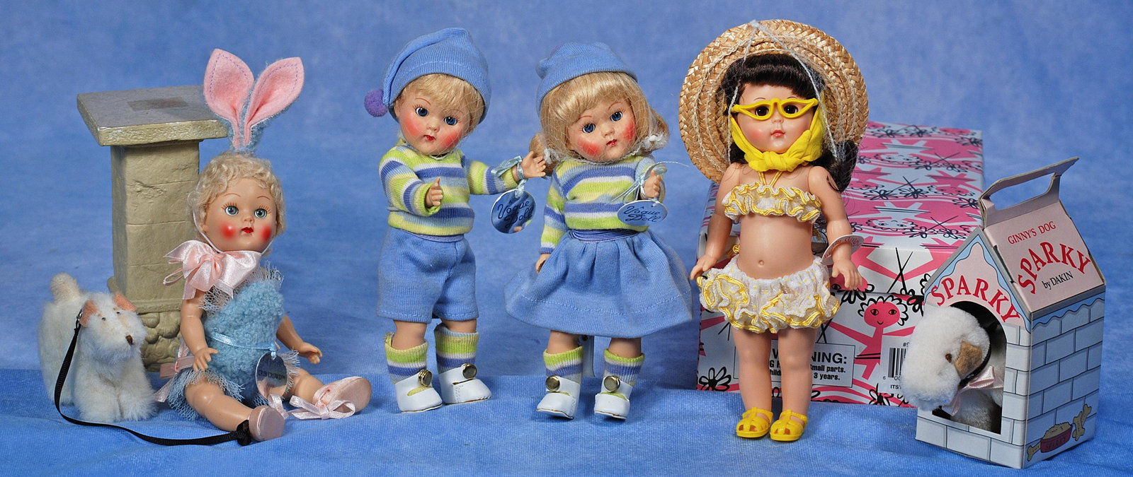 THREE CONTEMPORARY GINNY DOLLS & TWO SPARKY PUPS (1 of 1)