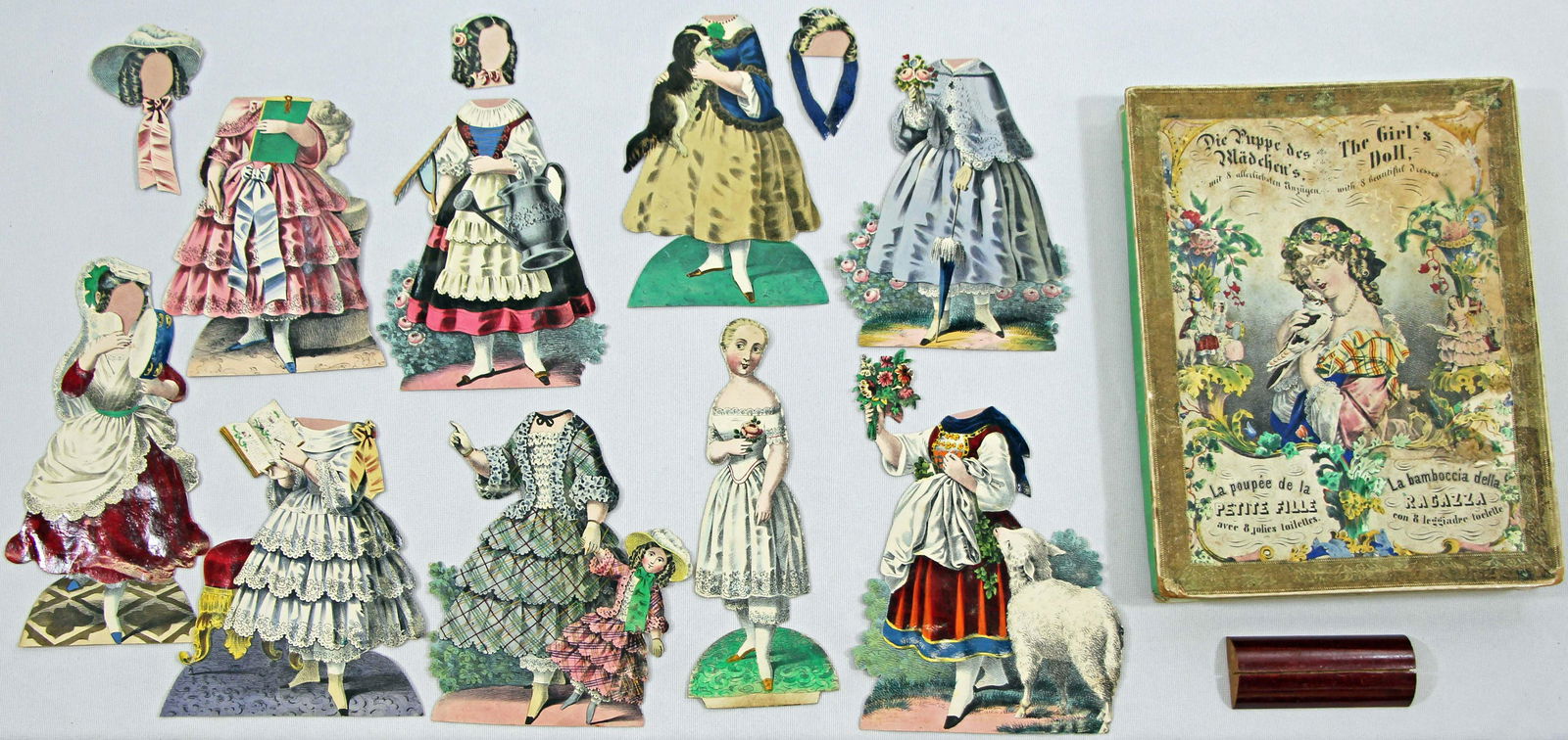 BOXED "LA POUPEE DE LA PETITE FILLE" (1 of 1)