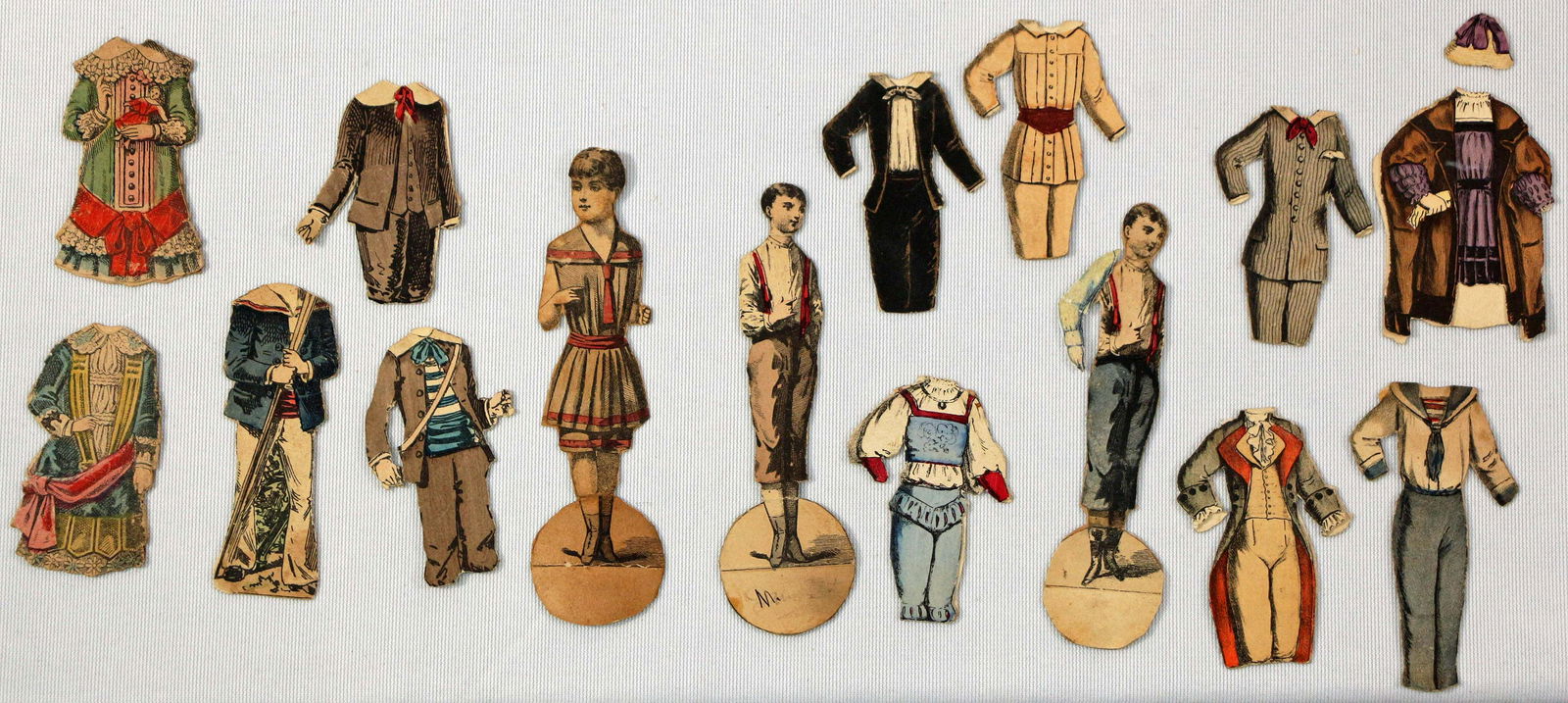 FRENCH CHILDREN PAPER DOLLS FROM "LA POUPEE MODELE" (1 of 2)