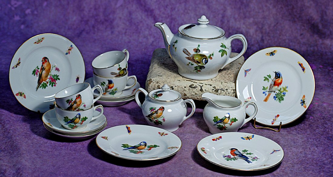 GERMAN PORCELAIN CHILDâ€™S TEA SET WITH SONG BIRD MOTIF. (1 of 1)