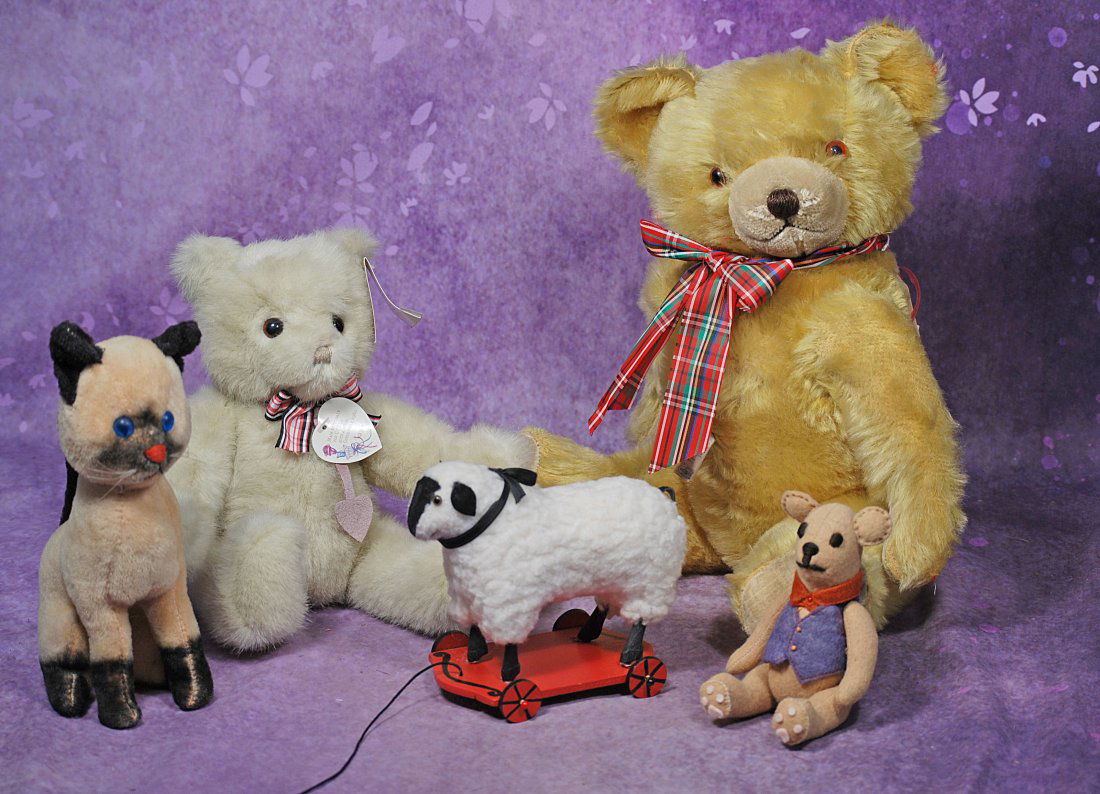 TWO TEDDY BEARS & ASSORTED ANIMALS (1 of 1)
