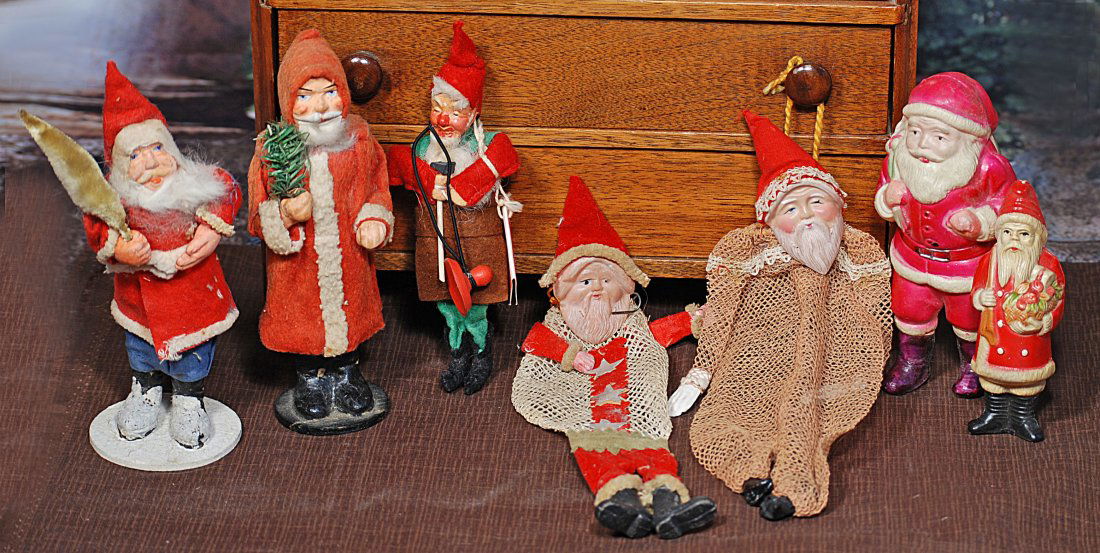 GROUP OF SANTA CLAUS  DOLLS AND NOVELTY ITEMS.. (1 of 1)