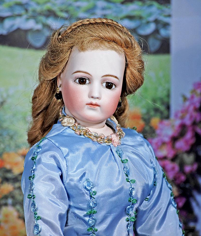 FRENCH BISQUE PORTRAIT POUPEE BY JUMEAU WITH GORGEOUS FACE.  Marks: 5. 19”.  Bisque swivel (1 of 2)