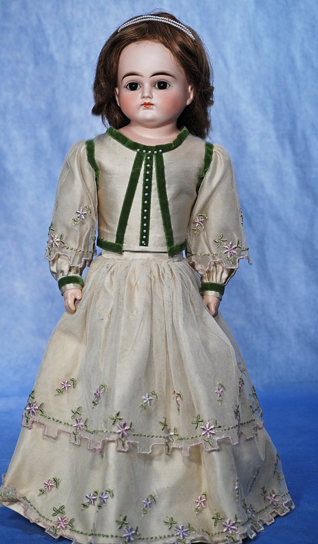GERMAN BISQUE CLOSED MOUTH DOLL BY KESTNER. (1 of 2)