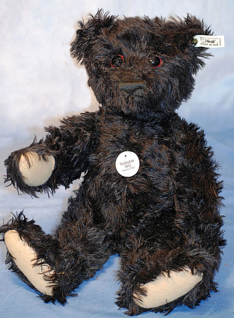 BLACK STEIFF TEDDY BEAR.. (1 of 1)