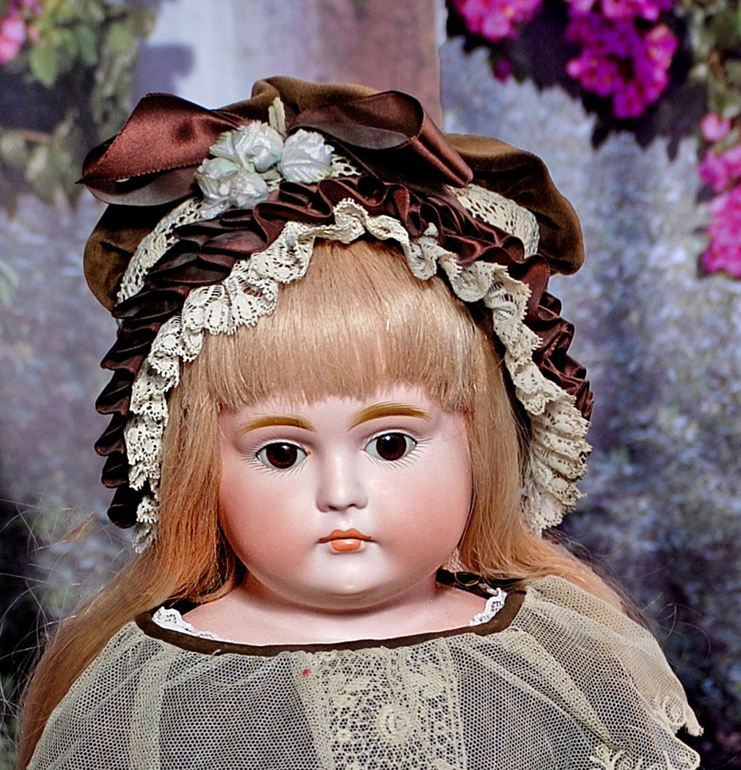 KESTNER CLOSED MOUTH BISQUE DOLL.O (1 of 2)