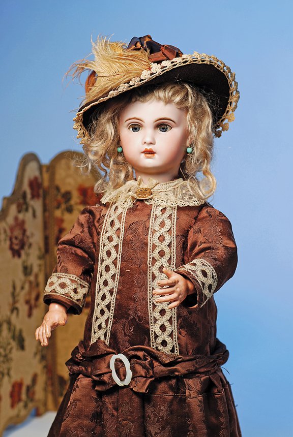 FRENCH BISQUE BEBE BY JUMEAU. Marks: 1907/9. 22”.: FRENCH BISQUE BEBE BY JUMEAU. Marks: 1907/9. 22”. Bisque socket head, stationary blue glass eyes, applied upper lashes and painted lashes, feathered brows, pierced ears, open mouth, shaded and accen
