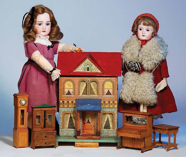 R. BLISS PAPER LITHOGRAPHED “WHITNEY DOLLHOUSE”. : R. BLISS PAPER LITHOGRAPHED “WHITNEY DOLLHOUSE”. 13” H, x 9” W. x 5” D. Two-story house with steepled roof and gabled window, hinged door, two isinglass lower windows and two arched above th