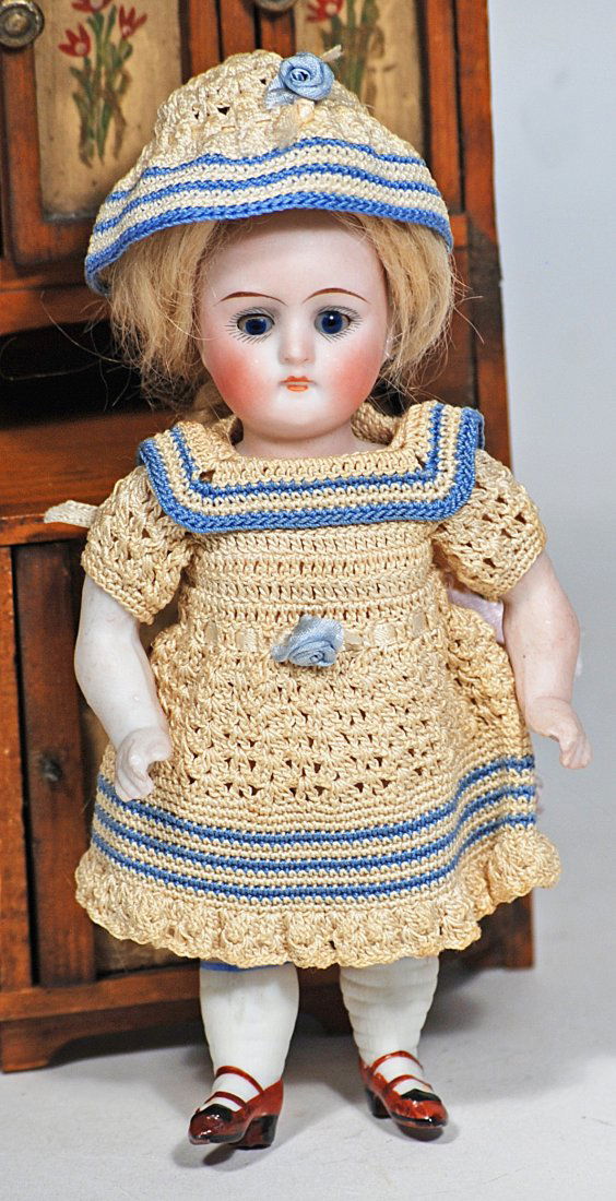 TINY GERMAN ALL-BISQUE GIRL (1 of 1)