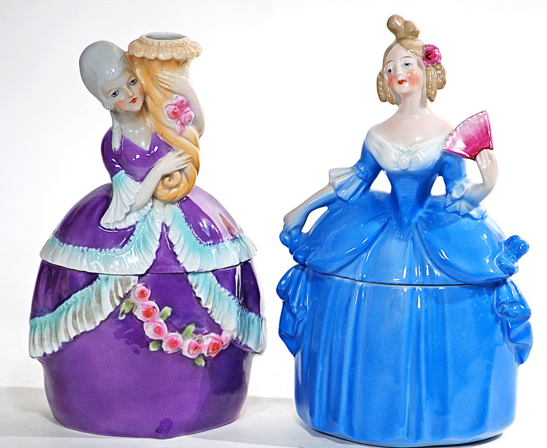 TWO GERMAN PORCELAIN POWDER JARS (1 of 1)