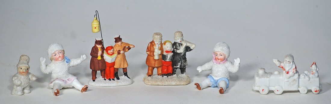 GROUP OF MINIATURE SNOW BABY FIGURES. (1 of 1)