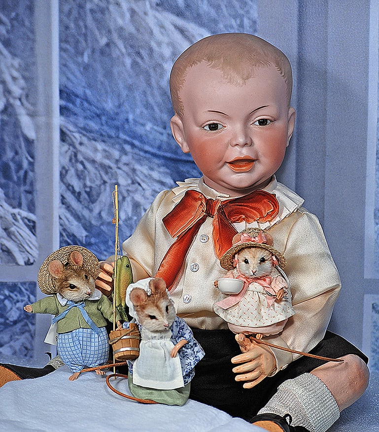 R JOHN WRIGHT “LITTLE TOMMY TITTLE MOUSE”: JOHN WRIGHT “LITTLE TOMMY TITTLE MOUSE” 3” Designed in mouse form of fine quality mohair, jointed at neck and shoulders, inset glass eyes, whiskers, resin hands and feet, leather tai