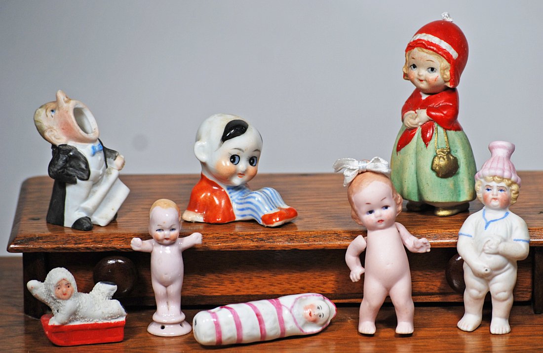 COLLECTION OF GERMAN BISQUE AND PORCELAIN MINIATURE NOVELTIES. (1 of 1)