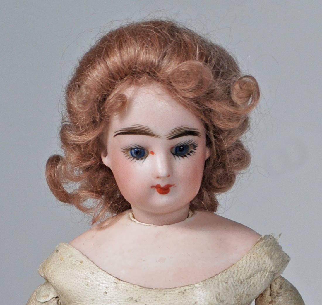 PETITE FRENCH BISQUE POUPEE BY GAULTHIER (1 of 2)