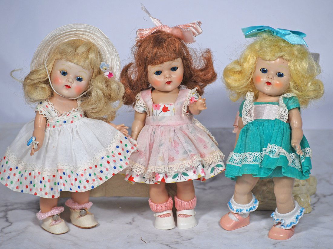 THREE VOGUE GINNY DOLLS. (1 of 1)