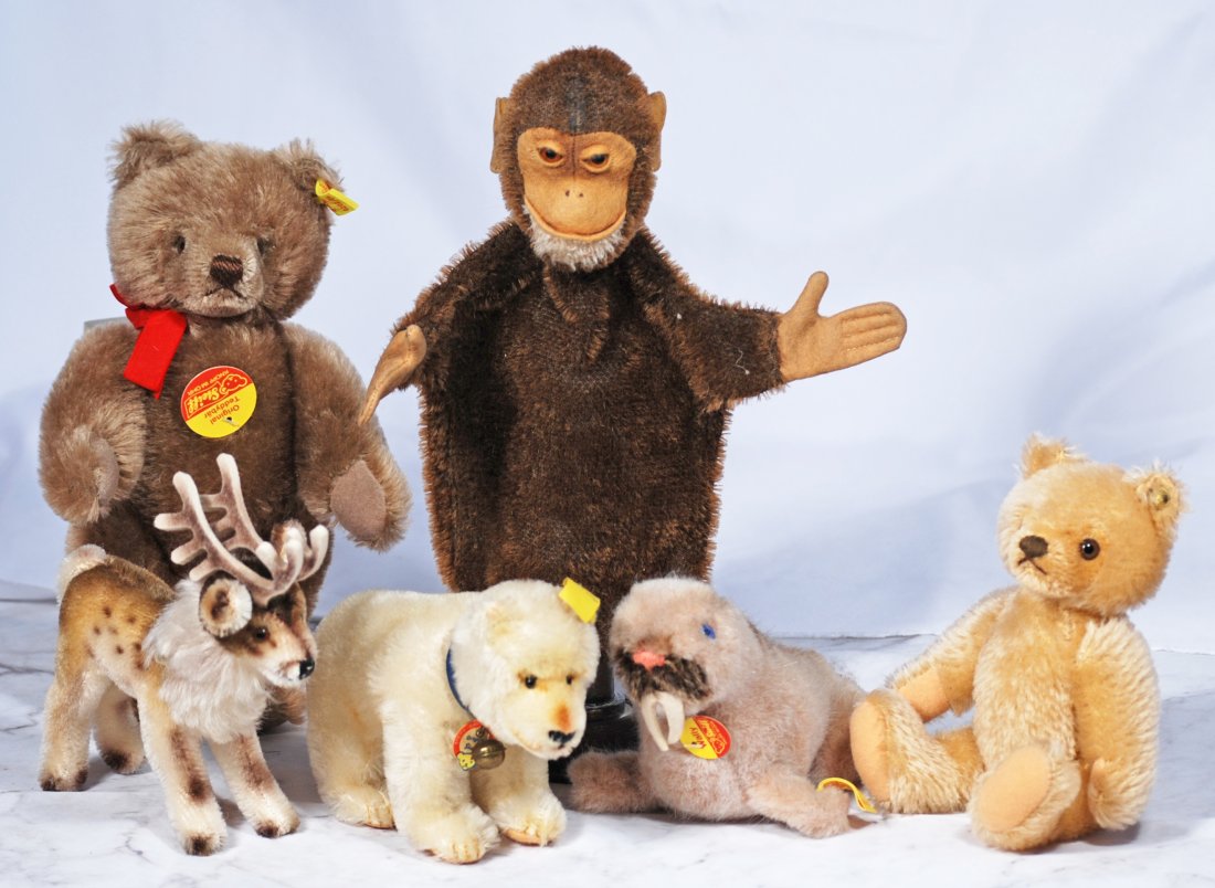 SIX ASSORTED STEIFF ANIMALS. (1 of 1)