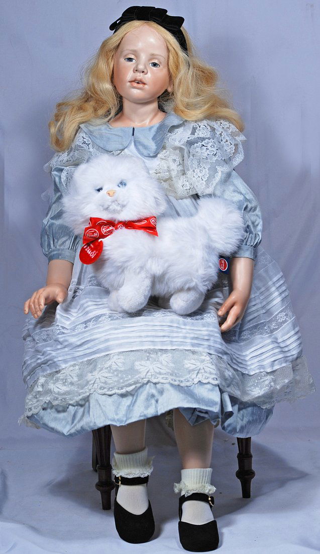 HILDEGARD GUNZEL “ALICE IN WONDERLAND” (1 of 2)