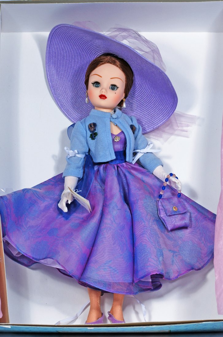 MADAME  ALEXANDER ROME CISSY DOLL. (1 of 1)