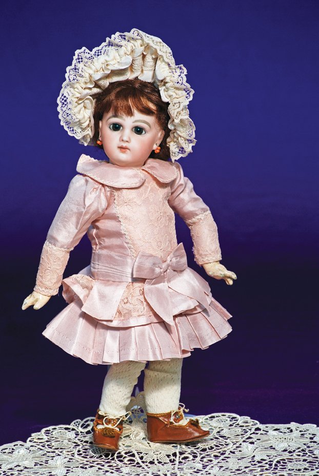 BEBE JUMEAU “INCISED DEPOSE” MODEL IN PETITE SIZE : BEBE JUMEAU “INCISED DEPOSE” MODEL IN PETITE SIZE 4. Marks: Depose 4 (incised block letters). 13”. Pressed bisque socket head, brown paperweight eyes, painted lashes, brushstroked and feathered 