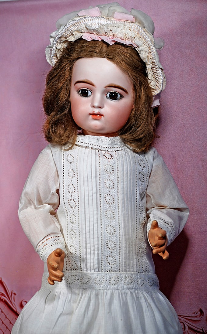 BEAUTIFUL LARGE FRENCH BISQUE BEBE BY GAULTHIER (1 of 2)