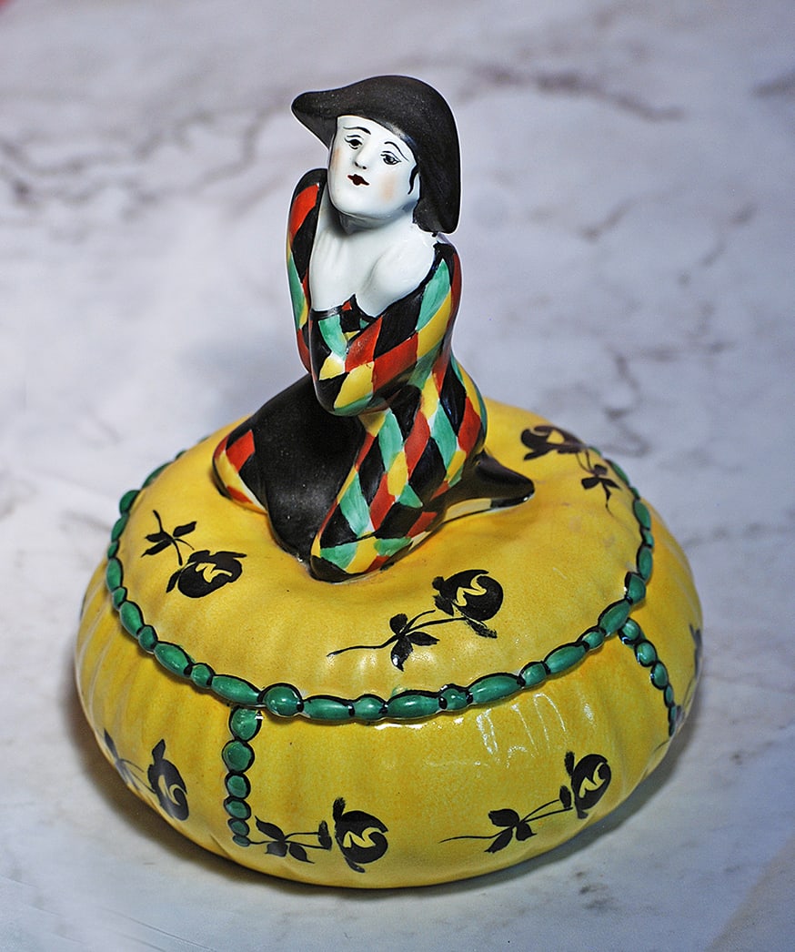FRENCH ART DECO PORCELAIN POWDER JAR ‘HARLEQUIN ON CUSHION’ BY PICARD (1 of 1)