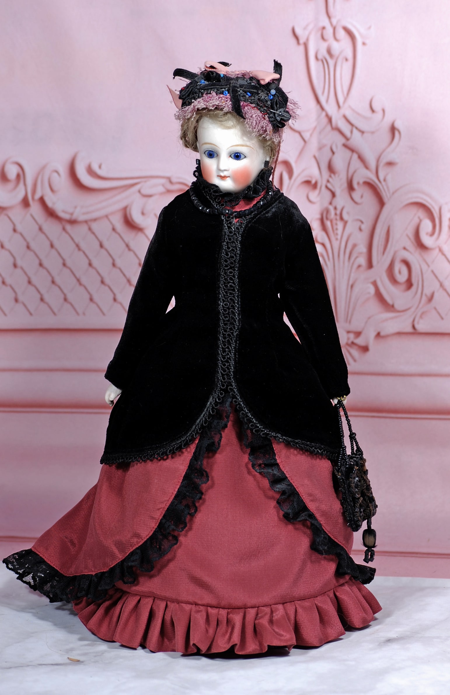 GERMAN BISQUE FASHION DOLL (1 of 2)