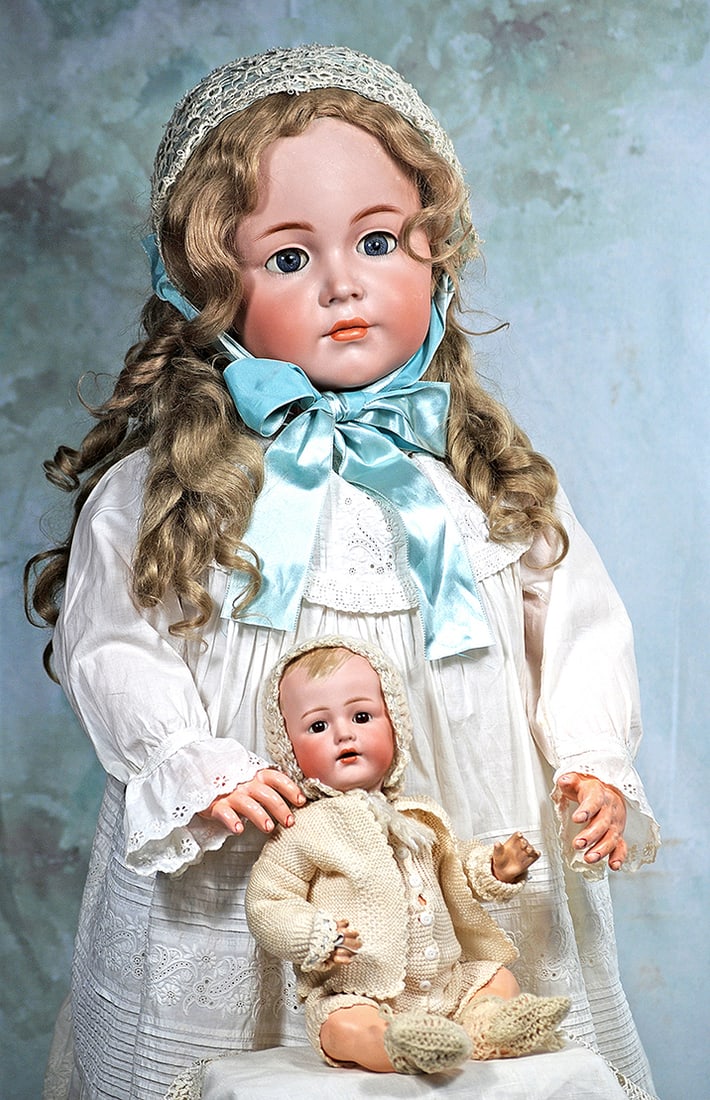 BEAUTIFUL, GRAND SIZE  KAMMER AND REINHARDT “MEIN LIEBLING” MODEL 117 (1 of 3)